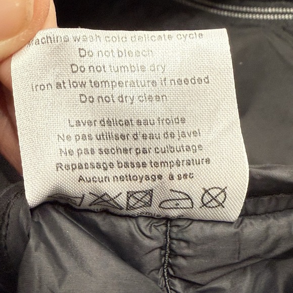 Anatomie Black Puffer Vest Men's Size S Small Thermolite Montage Hotels & Resort - Picture 6 of 12